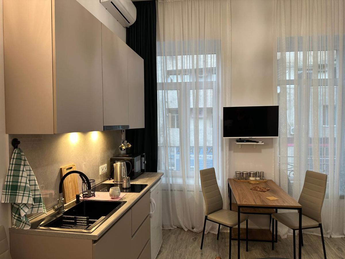Apartment In The Center Of Tbilisi Buitenkant foto