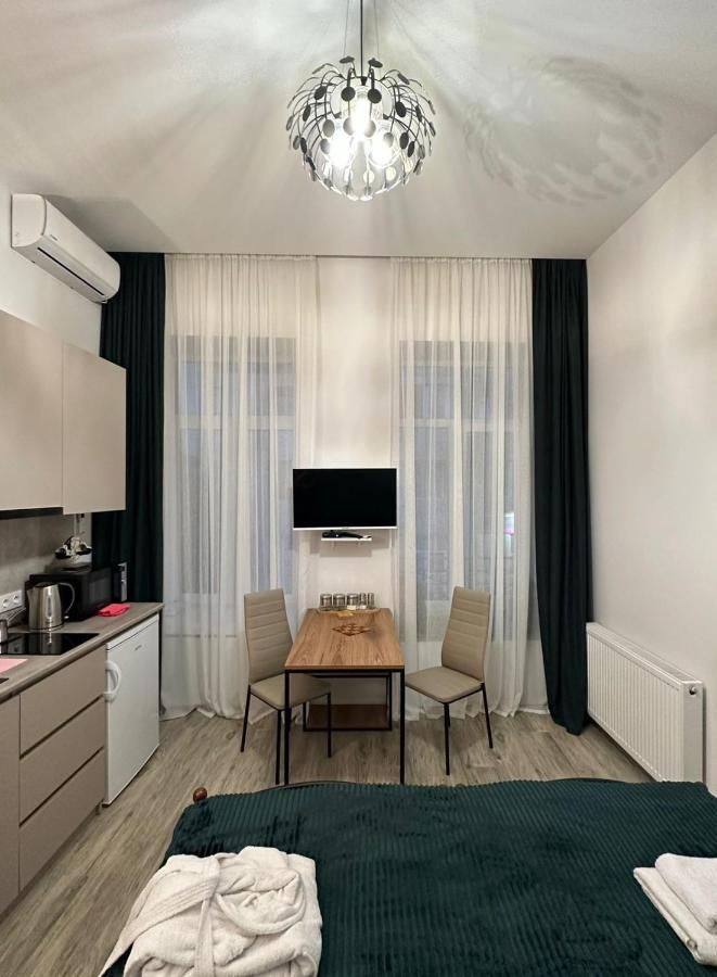 Apartment In The Center Of Tbilisi Buitenkant foto