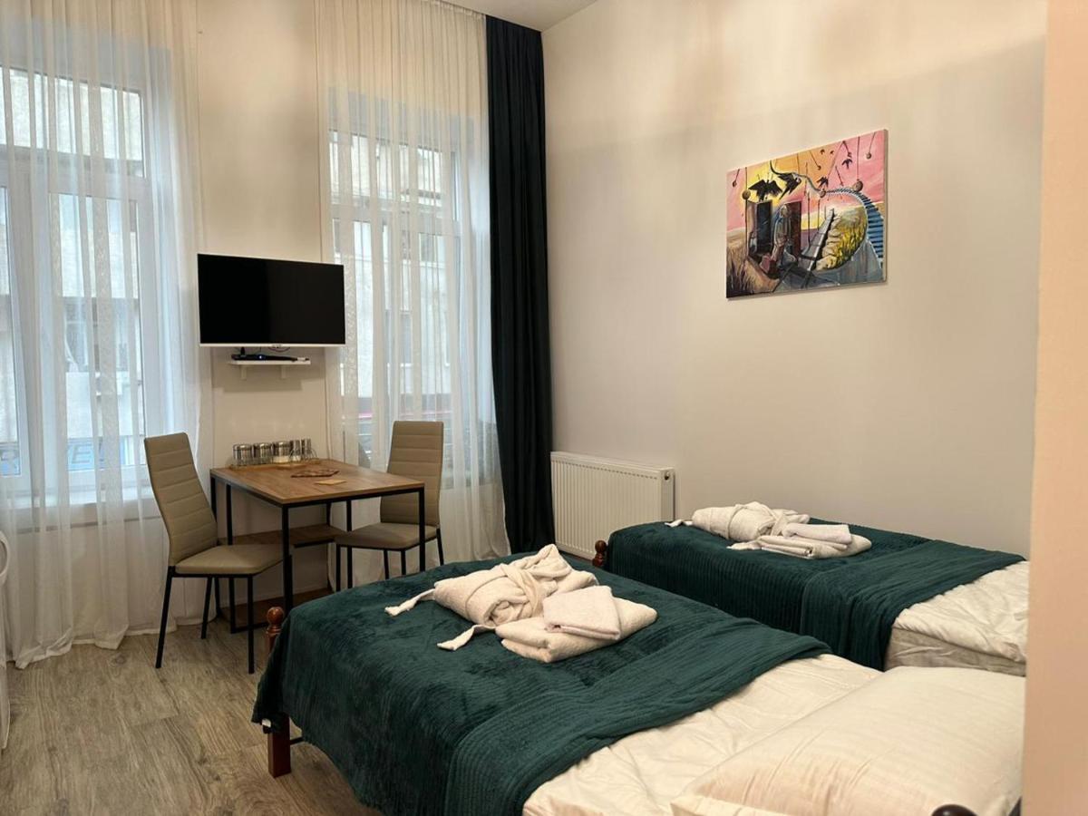Apartment In The Center Of Tbilisi Buitenkant foto